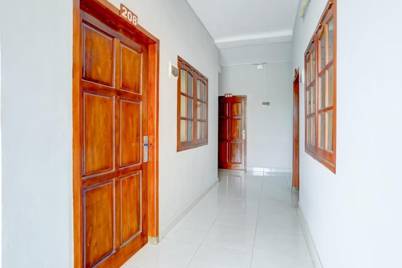 Oyo 90089 Hotel Satria Syariah Dempasar Exterior foto