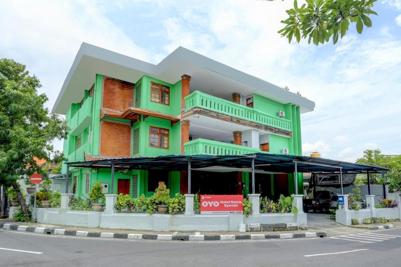 Oyo 90089 Hotel Satria Syariah Dempasar Exterior foto