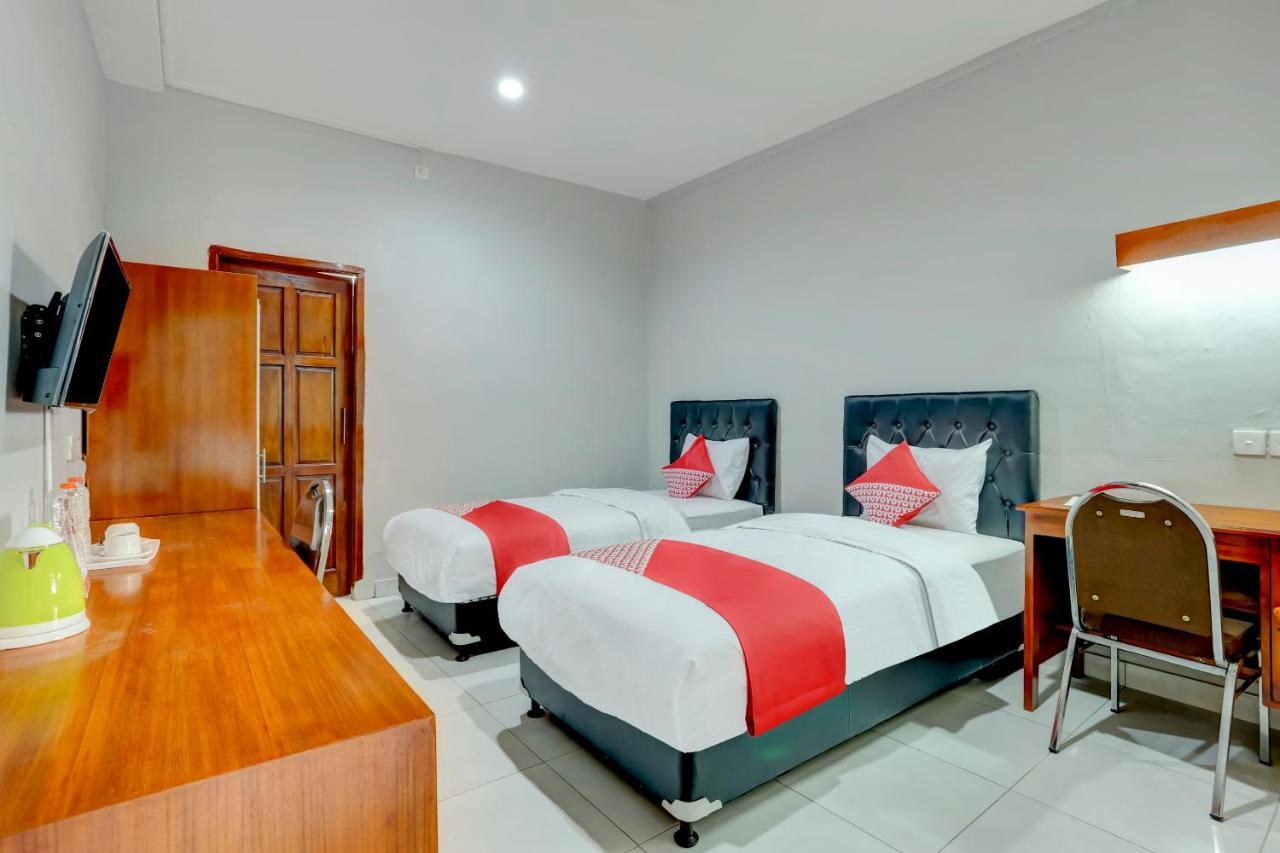 Oyo 90089 Hotel Satria Syariah Dempasar Exterior foto