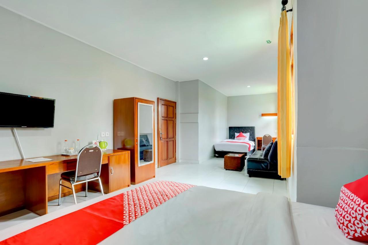 Oyo 90089 Hotel Satria Syariah Dempasar Exterior foto