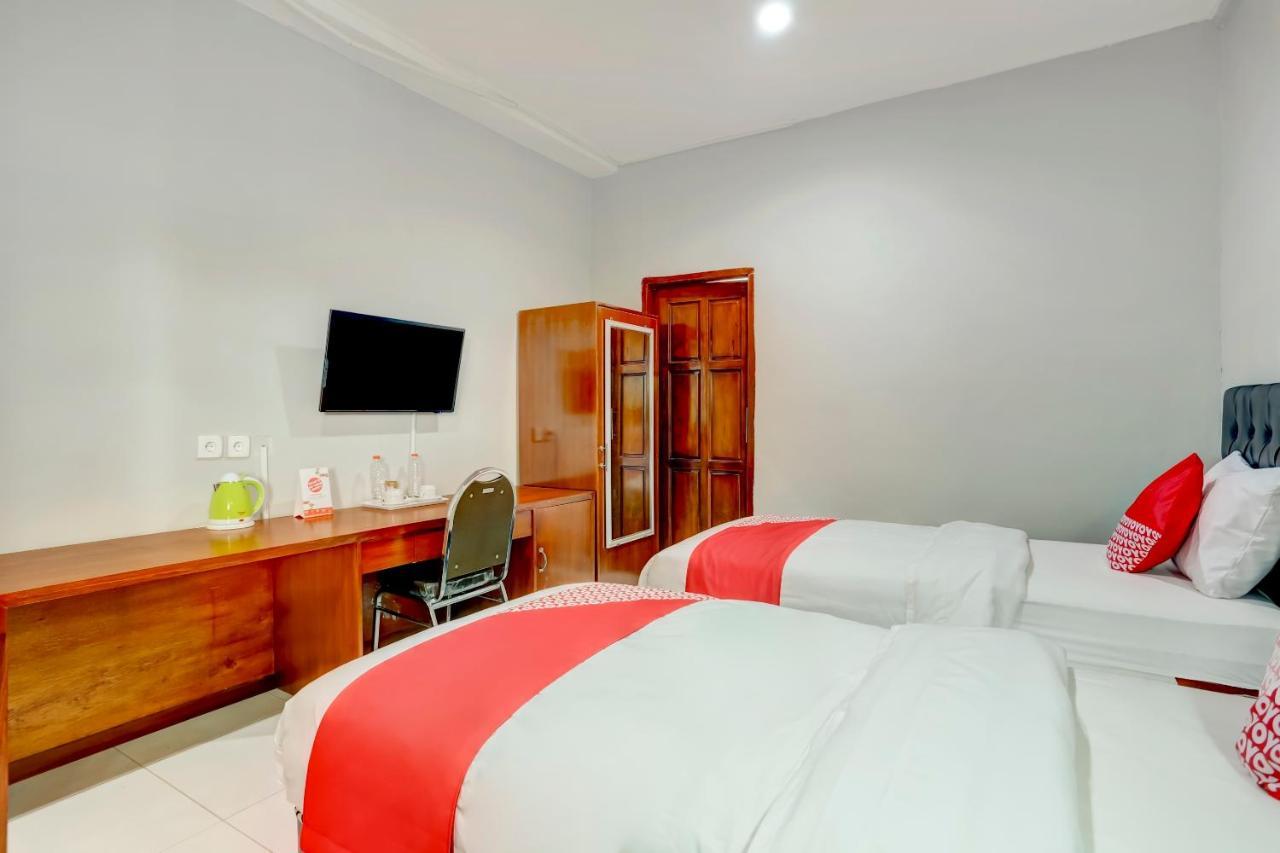 Oyo 90089 Hotel Satria Syariah Dempasar Exterior foto