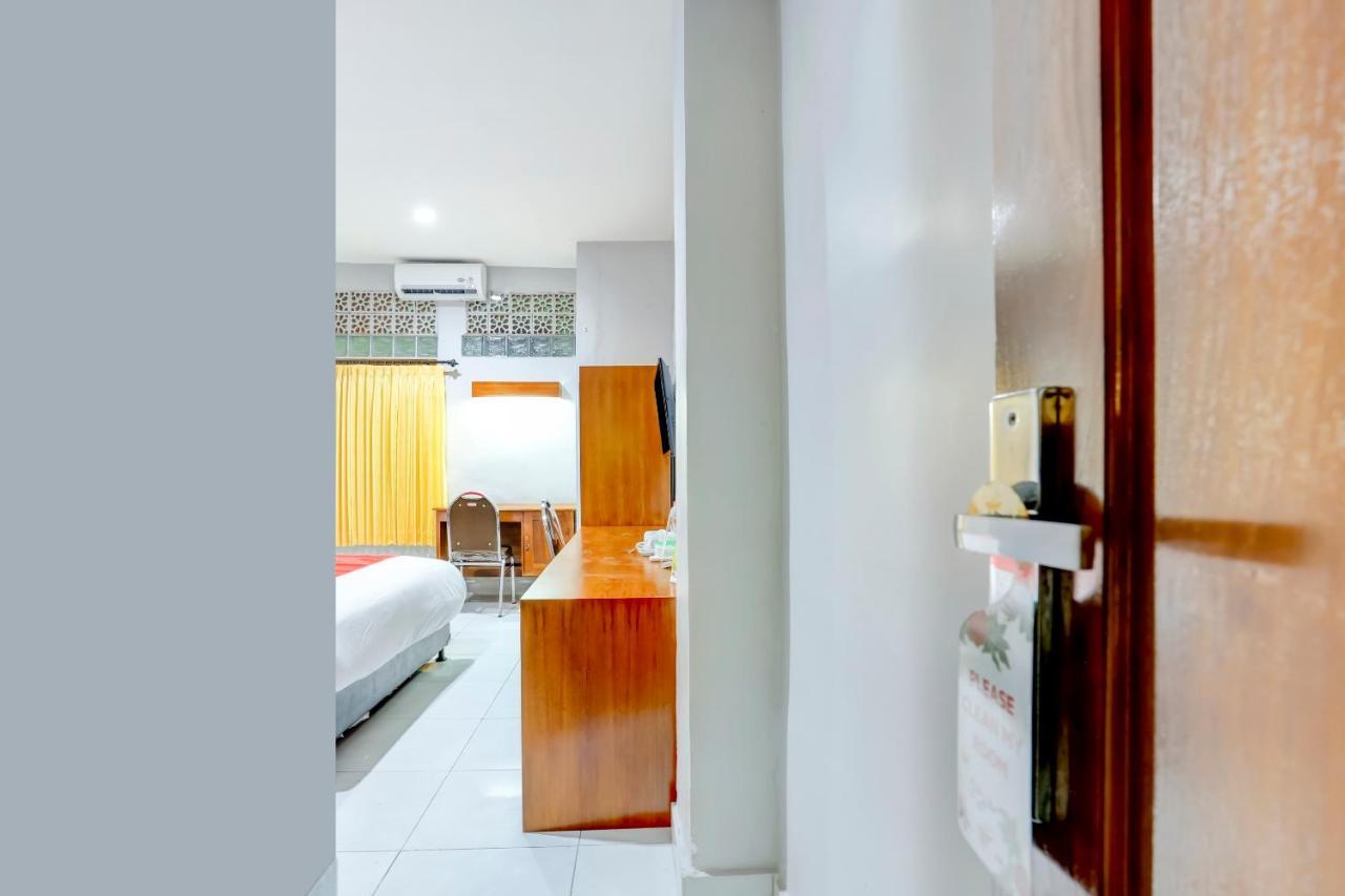 Oyo 90089 Hotel Satria Syariah Dempasar Exterior foto